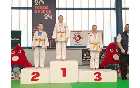 Médaille d'or 🥇 pour Emmy VAIVRE et médaille d'argent 🥈 pour Alison AMBRE